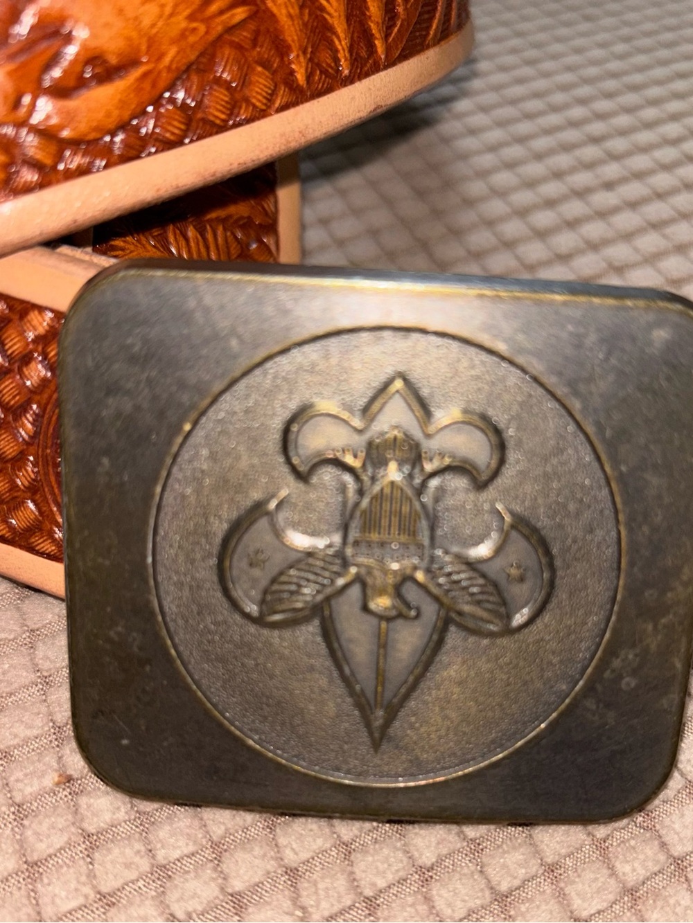 Boy Scout Tooled Brown Leather Belt with logo Buckle and designs marked size 50 - Picture 2 of 10
